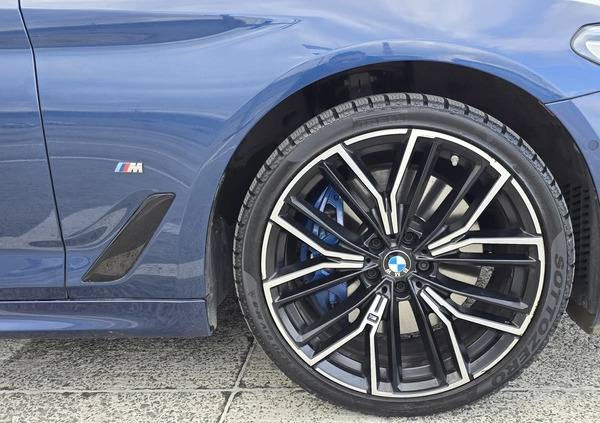 BMW Seria 5 cena 220000 przebieg: 112000, rok produkcji 2020 z Kraków małe 67